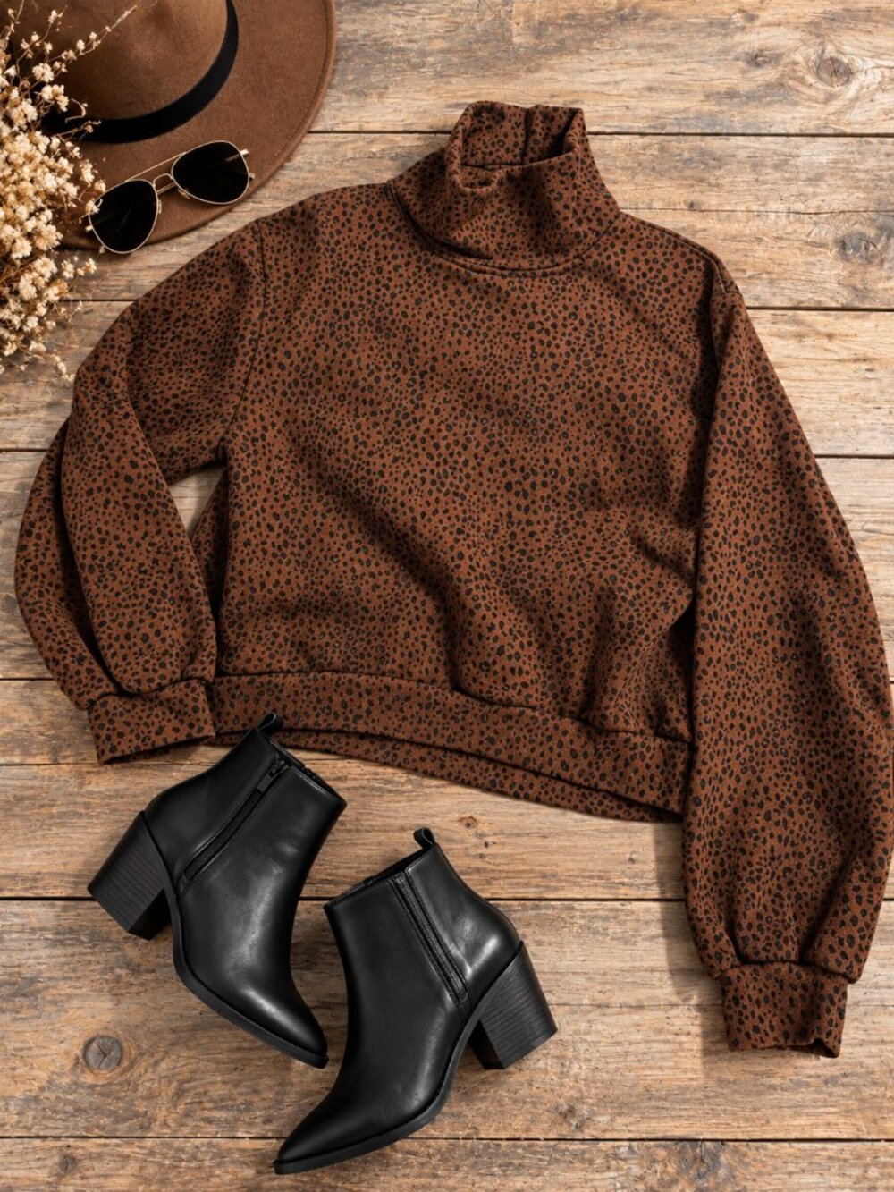 abercrombie & fitch soft leopard print turtleneck sweatshirt size m